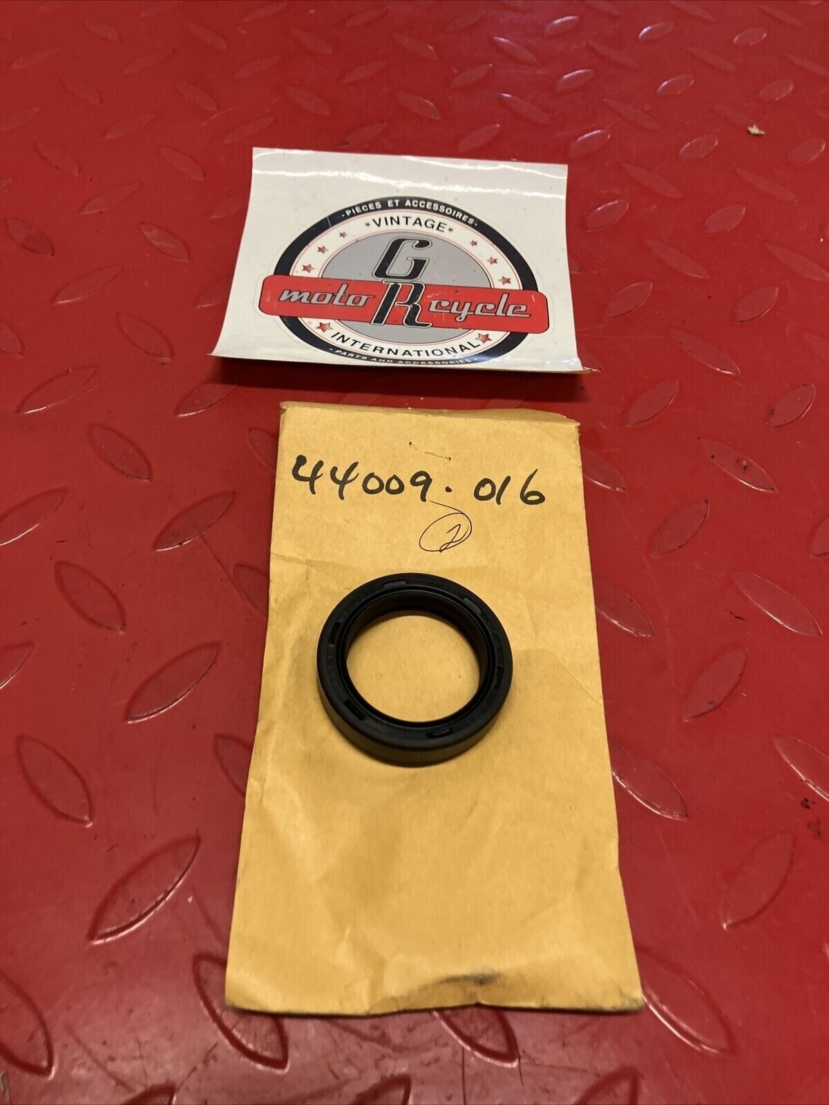 NOS KAWASAKI FRONT FORK OIL SEAL 44009-016 K19
