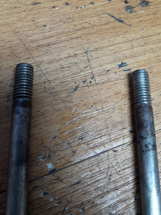 Suzuki DS80 1992 Crankcase cyllinder bolt stud 1978-1995 RM80 GP100 GP125