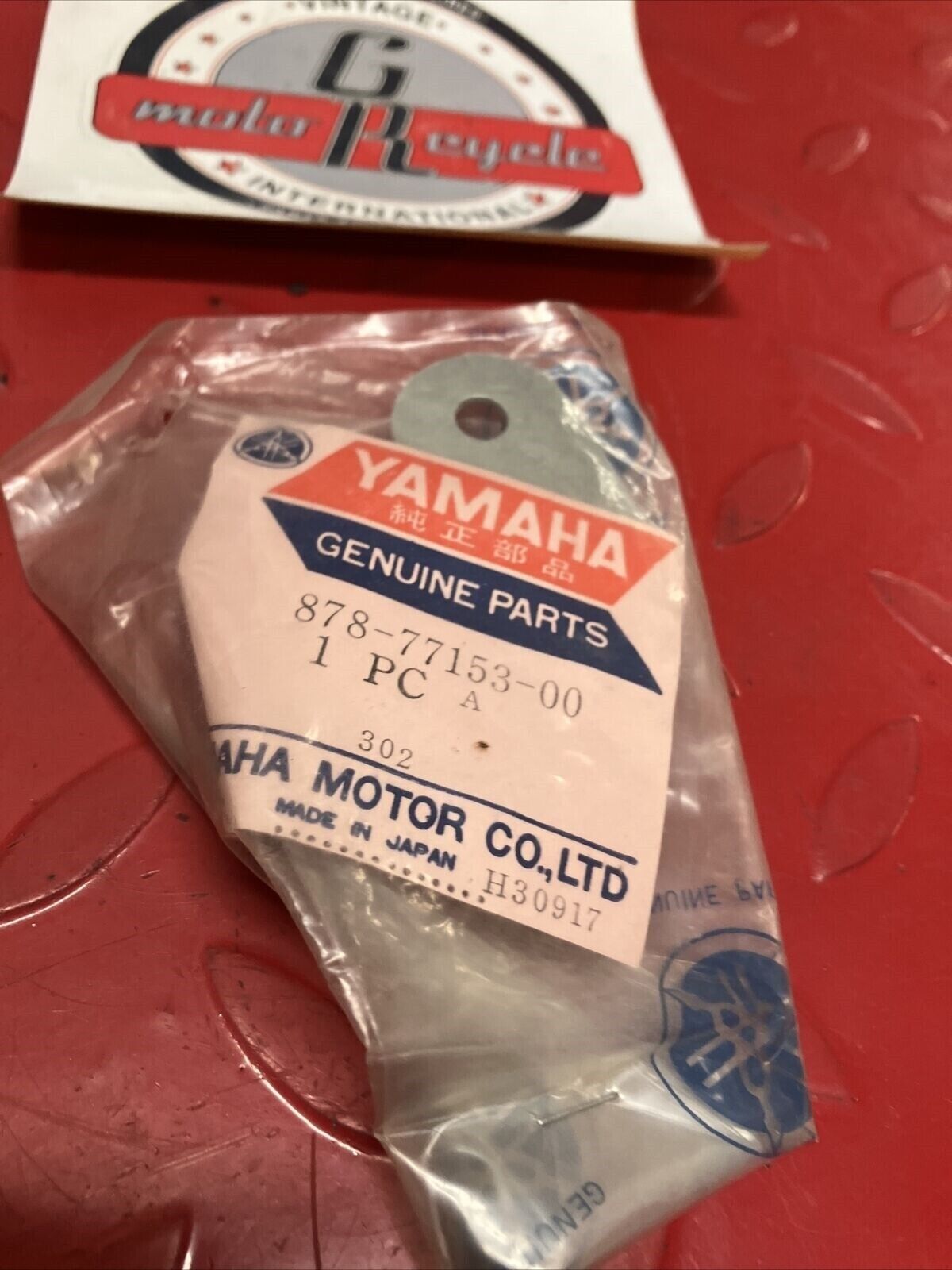 NOS YAMAHA BACK UP PLATE 1 878-77153-00-00 SUB BY 8G6-77153-00-00 Y67