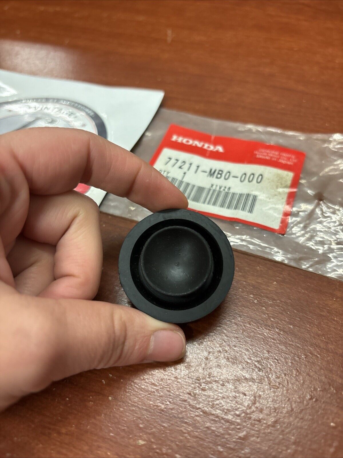 NOS Honda ATC200 ATC250 CBX750 NX250 NX650 SEAT STOP RUBBER 77211-MB0-000 H172