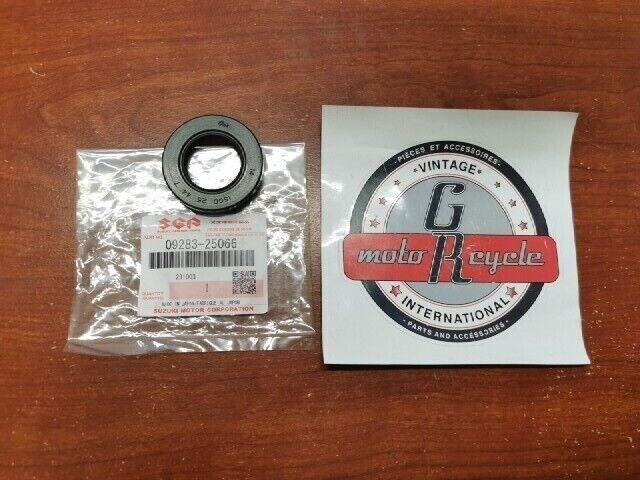 NEW NOS Suzuki DS100 GP100 PE175 OIL SEAL (25X44X7) 09283-25066 S33
