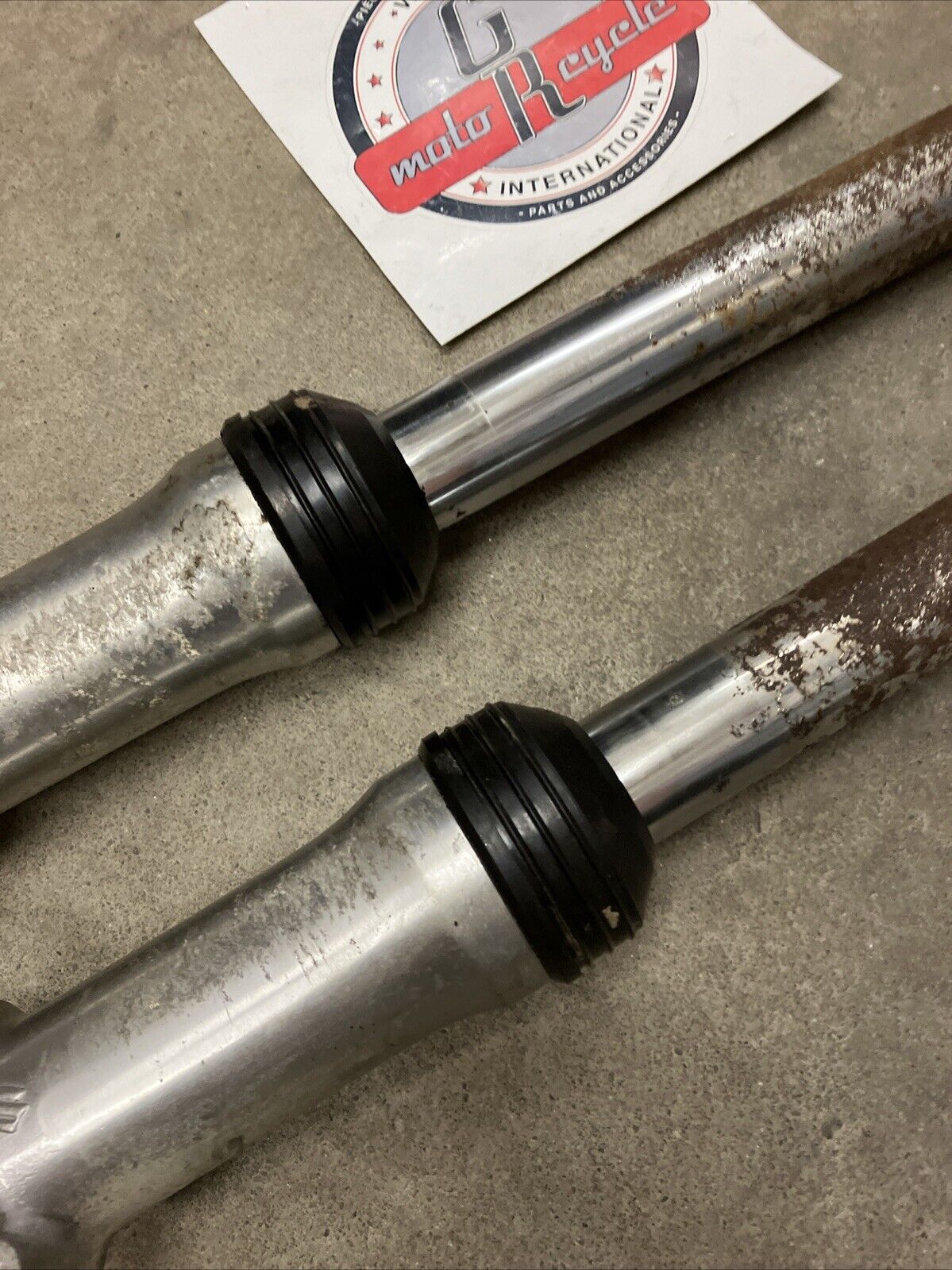 Suzuki RV90 1975 Front forks suspension damper
