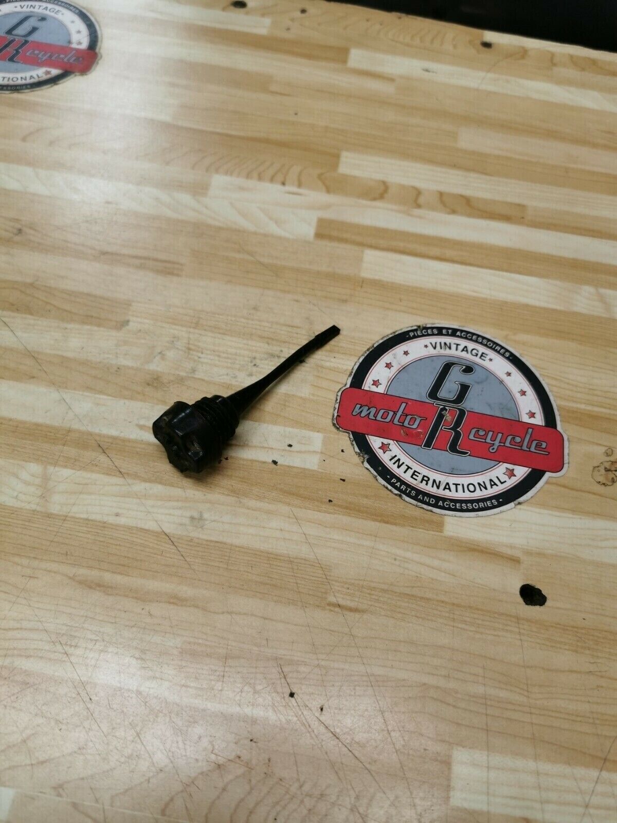 Yamaha DT125 1980 oil lever dipstick dip stick gauge plug