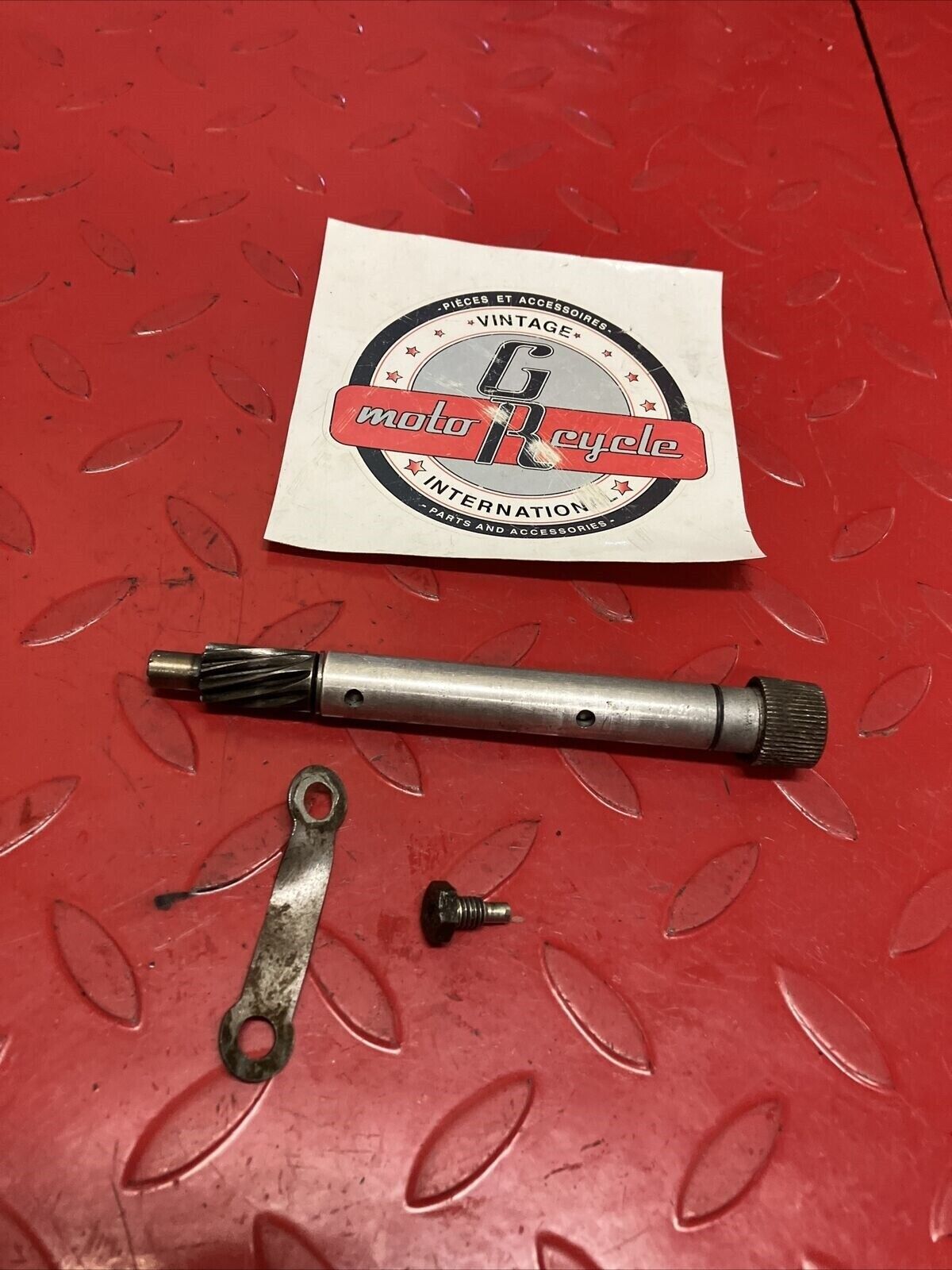 Suzuki TC125 1972 tachometer drive gear sleeve