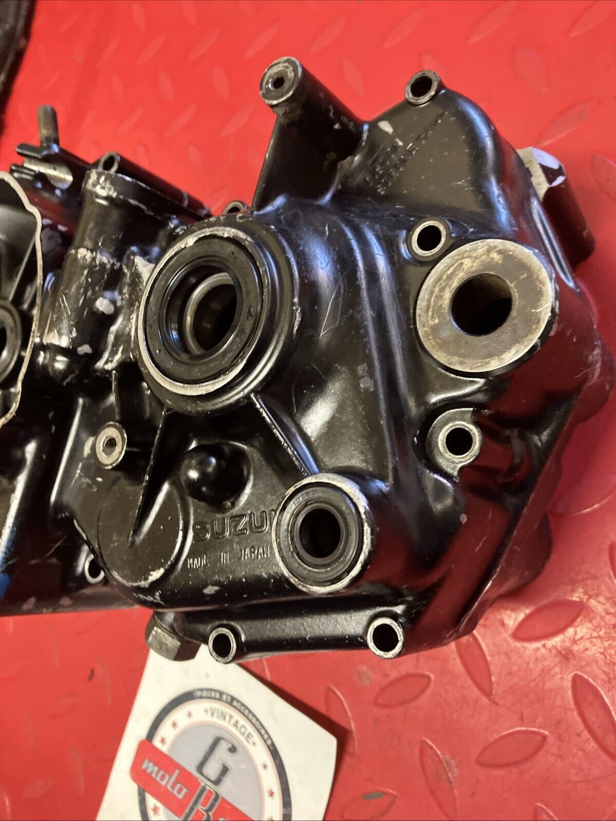 Suzuki RM125 1983 Crankcase set crank case left right 11300-14880