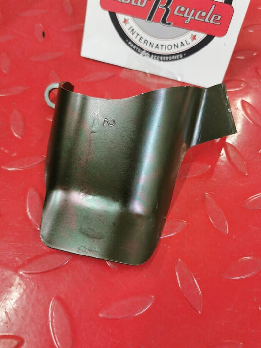 NOS YAMAHA KODIAK 400 1995 AXLE GUARD FRONT RIGHT 4GB-2331N-00 Y50