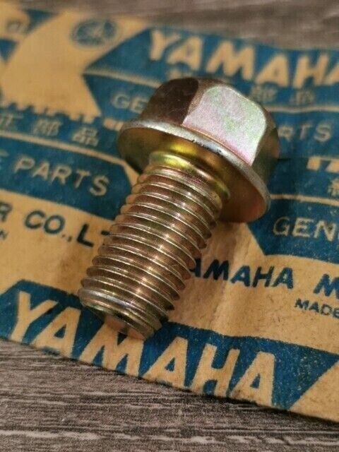 NEW NOS YAMAHA PLUG STRAIGHT SCREW PLUS GASKET 90340-12005-00 90430-12207 Y169