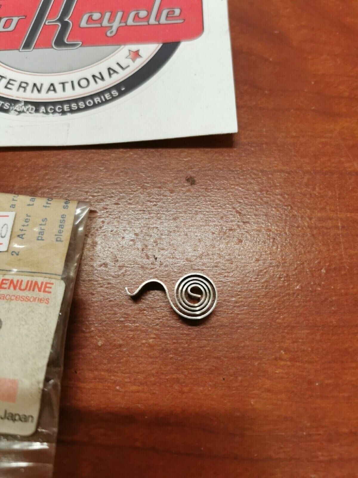 NOS Yamaha BRUSH SPRING 663-81813-10-00 Y70