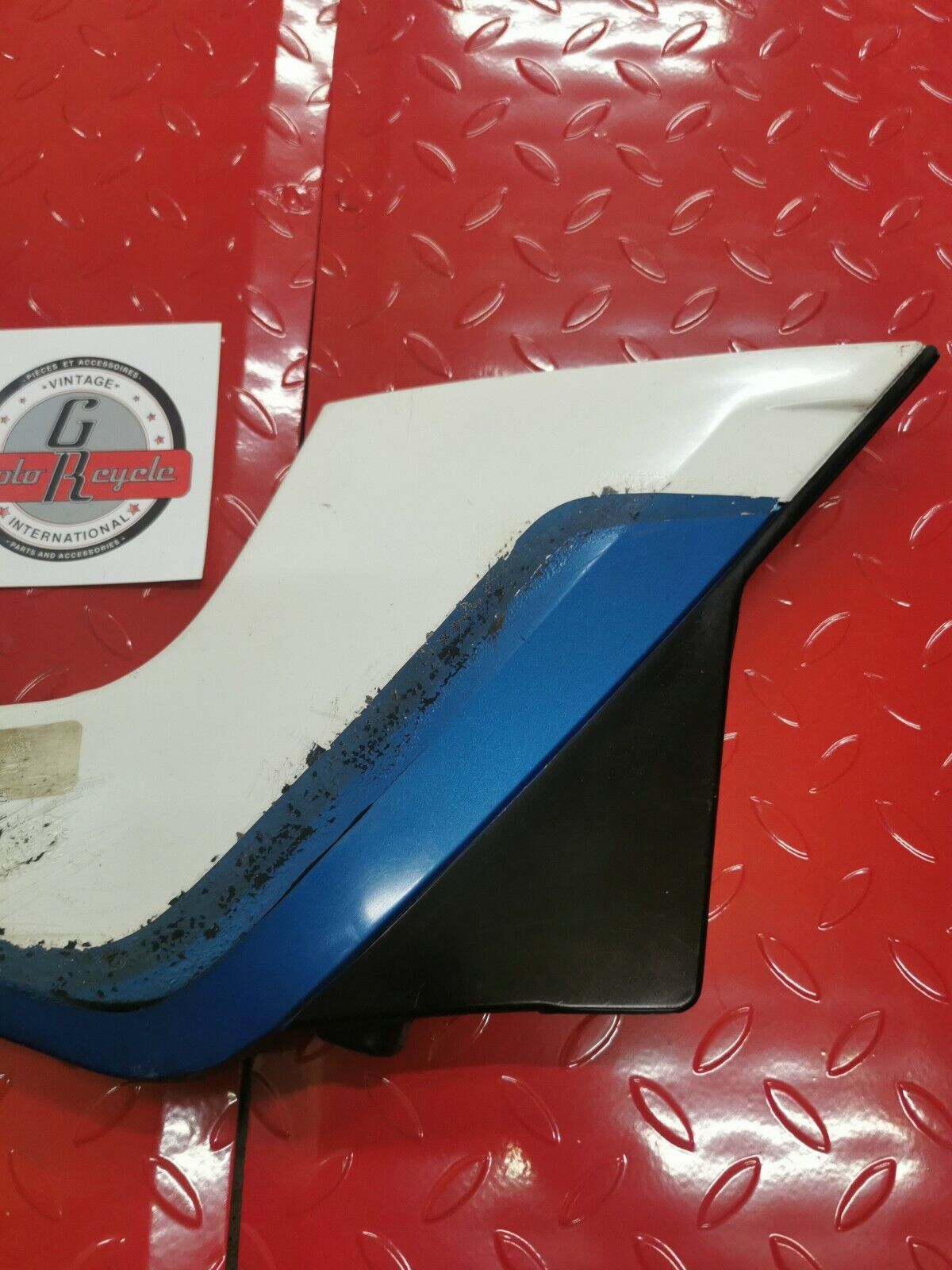 Suzuki GS550ES 1983 right side cover panel fairing