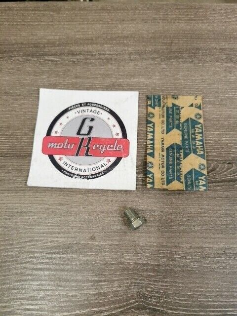 NOS YAMAHA EF6300ISDE XS650SF XS650SE YZ250D BOLT HEXAGON 97301-10015-00 Y159