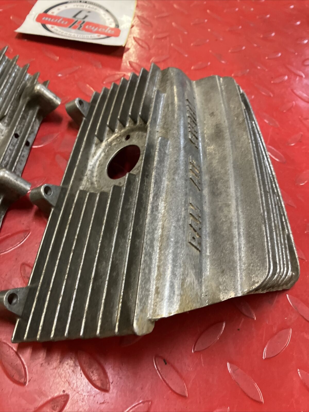 Suzuki GT250 left right cylinder head cover ram air U2