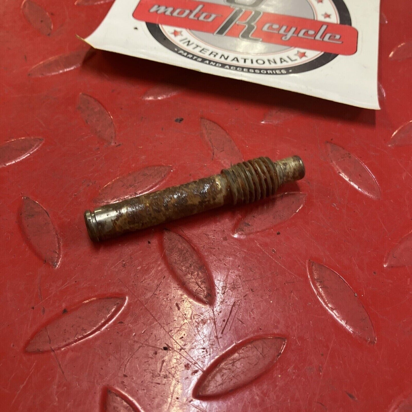 Yamaha RD400 1977 oil pump worm shaft 2