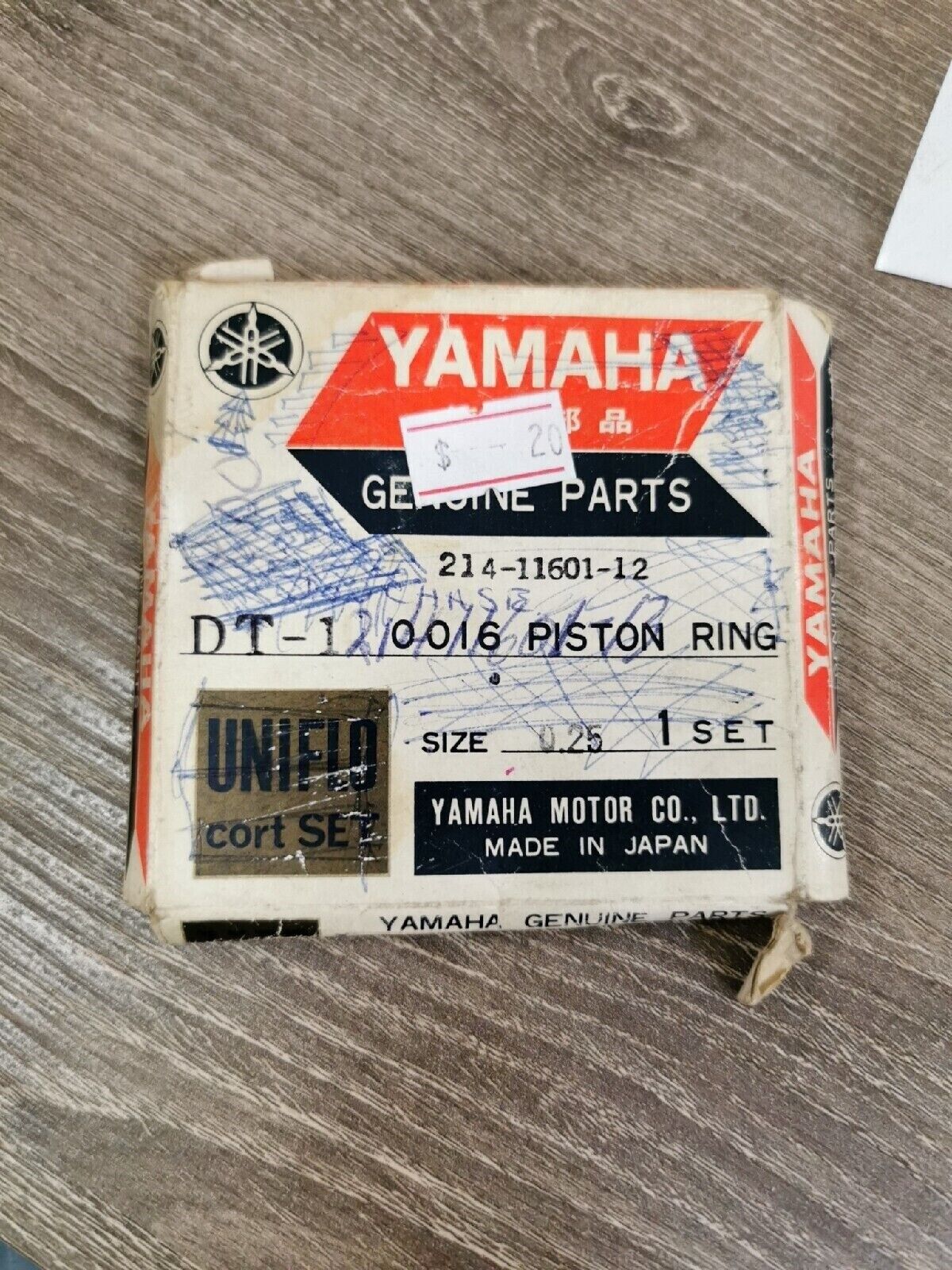 NOS YAMAHA DT1 1968 - 1970  PISTON RING SET 0.25  214-11601-12-00 Y51