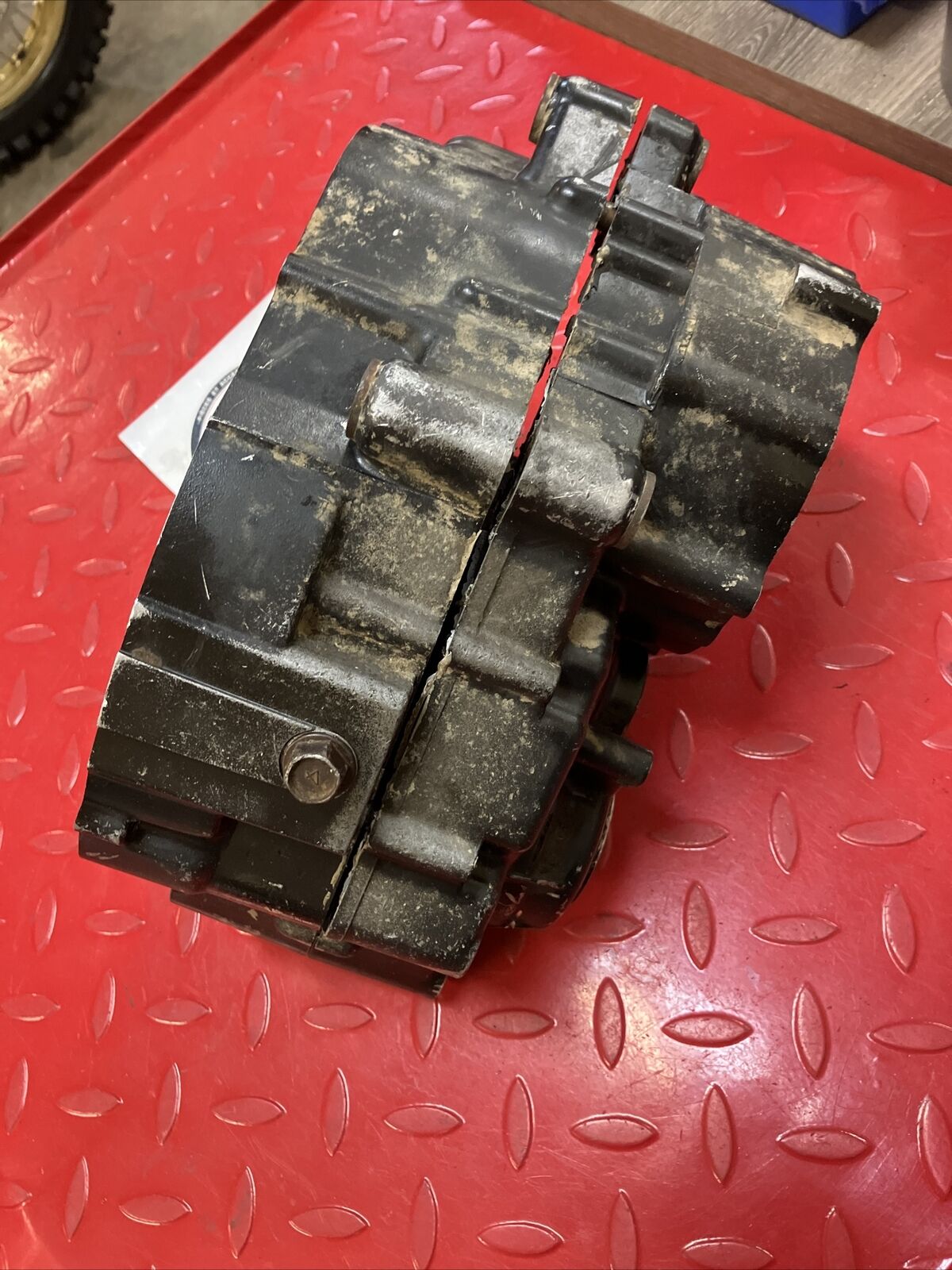 Kawasaki KDX200 1987 crankcase crank case left right 1986