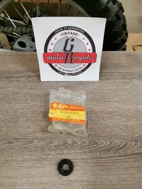NOS SUZUKI DRZ400S AN400S GSX1300R VL800T GSXR750 OIL SEAL 09283-10004 S37