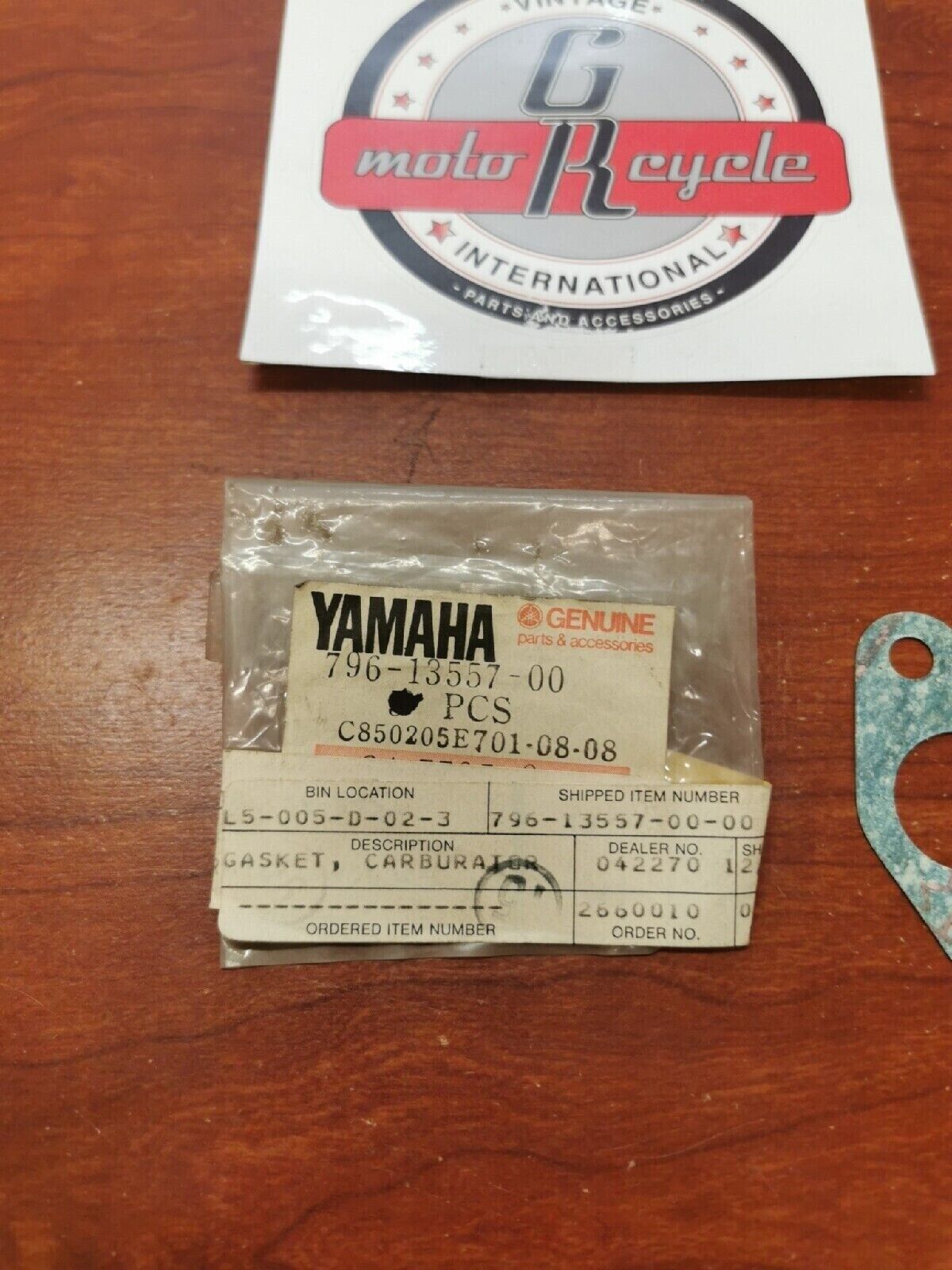 NOS Yamaha EF2000 EF1400 YS624 YP20 YP30 MANIFOLD GASKET 796-13557-01-00 Y76