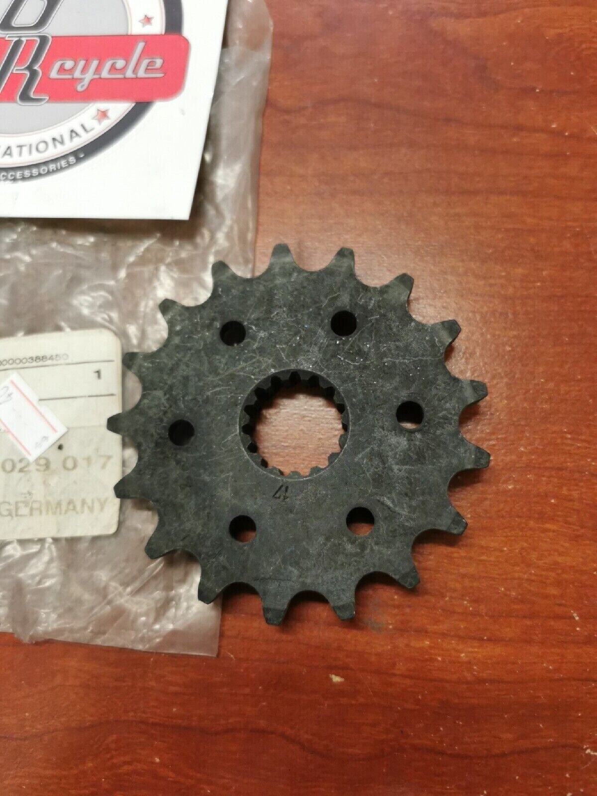 NOS KTM LC4 620 640 FRONT SPROCKET 17T 58033029017 KT3
