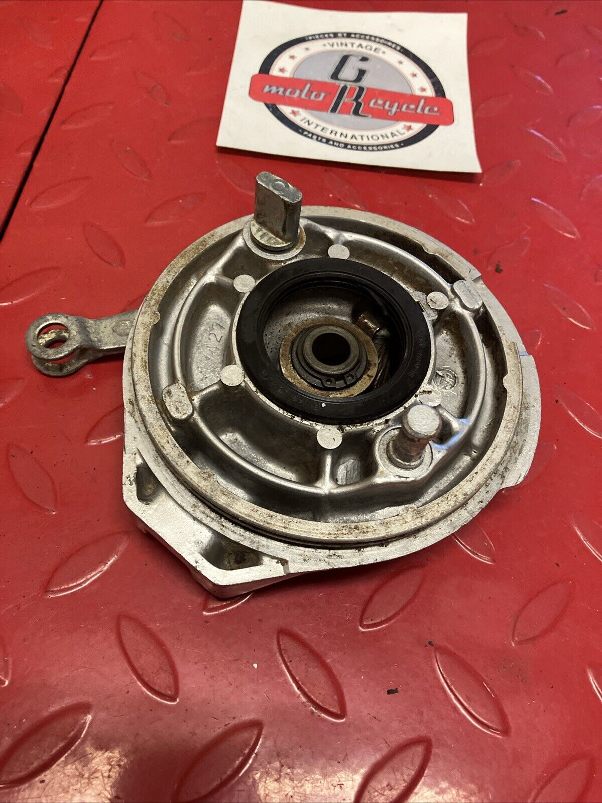 Suzuki RV90 1975 Front brake panel plate drum speedometer gear