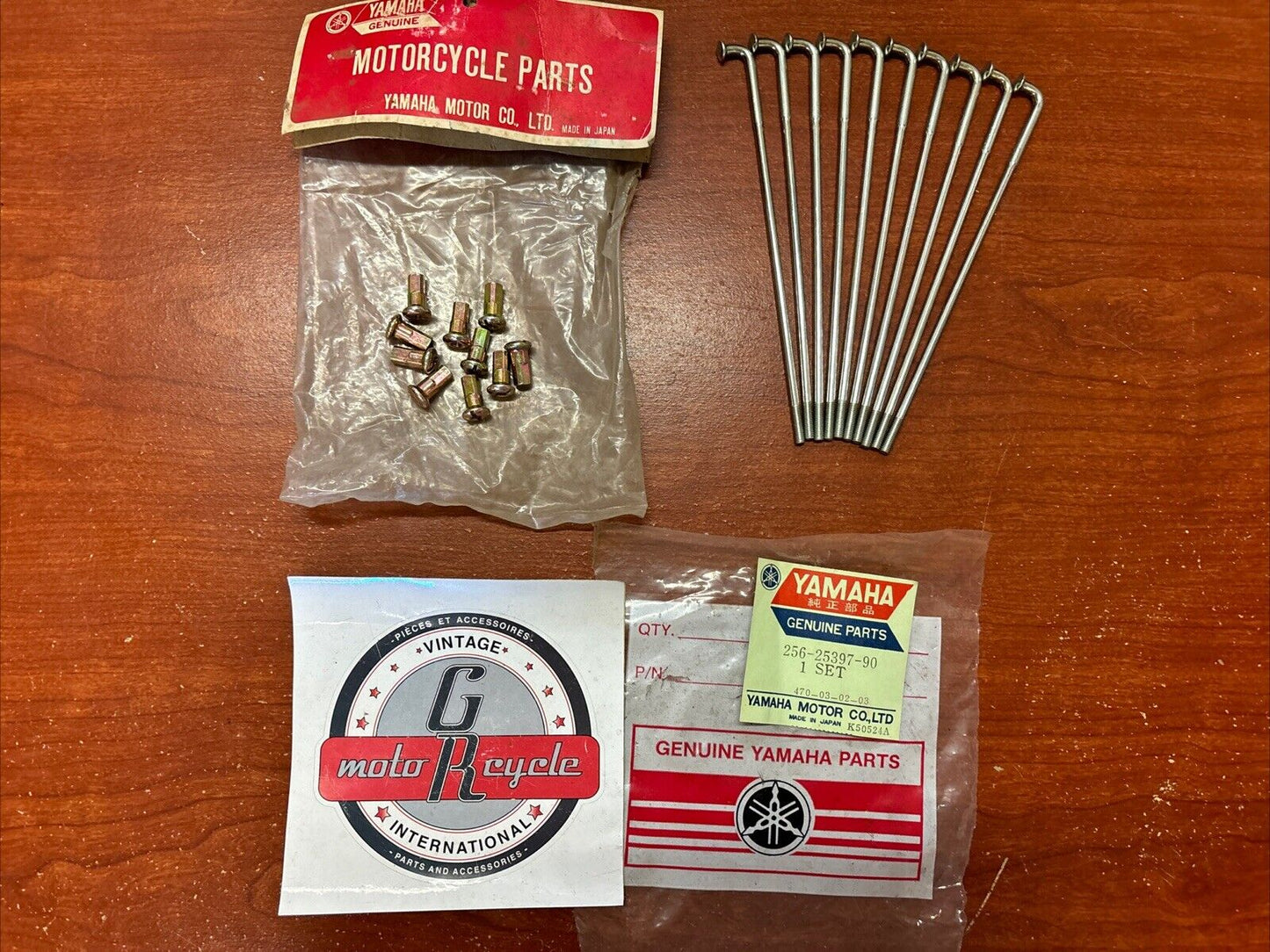 NOS Yamaha TX500 TX650 XS1 XS2 XS500 OUTER SPOKE (10 QTY.) 256-25397-90-00 Y181