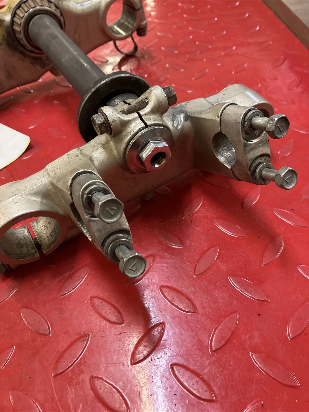 Suzuki RM125 1982 steering stem triple clamp tree 1981