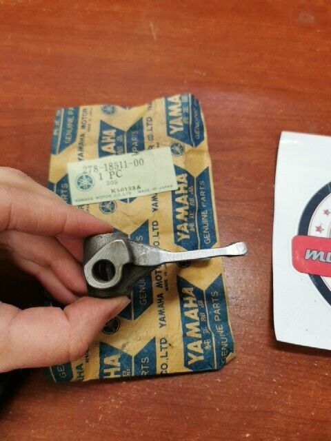 NOS Yamaha 1972 DS7 1970 - 1972 R5 SHIFT FORK 278-18511-00-00 Y116