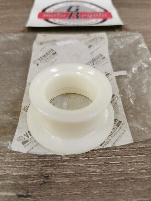 NOS YAMAHA RT180K MX175G DT175H 1T125H YFA1M GUARD SEAL 2A6-22151-00-00 Y106
