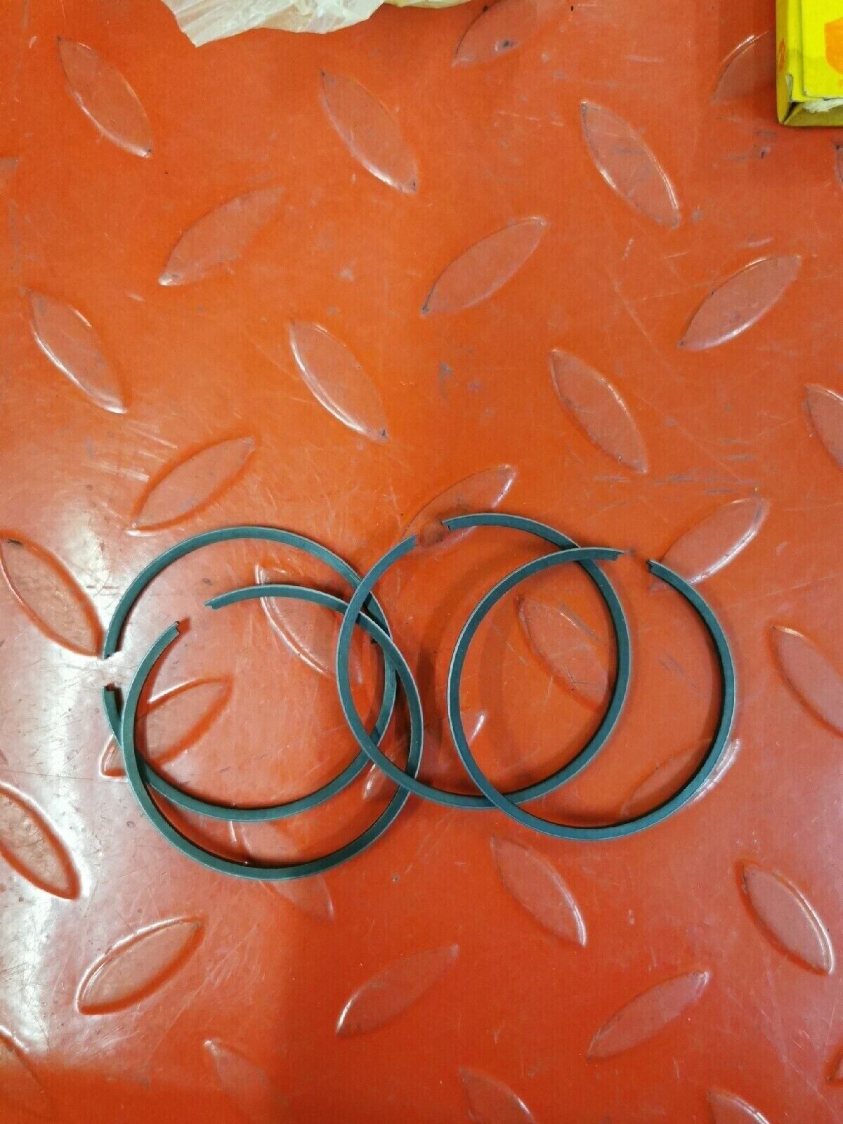NOS SUZUKI T20 TC250 1969 PISTON RING SET 12140-11012 S11