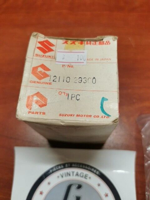 NOS Suzuki 1977 - 1981 TS185 PISTON 12110-29300 SUB. 12110-29900 S32
