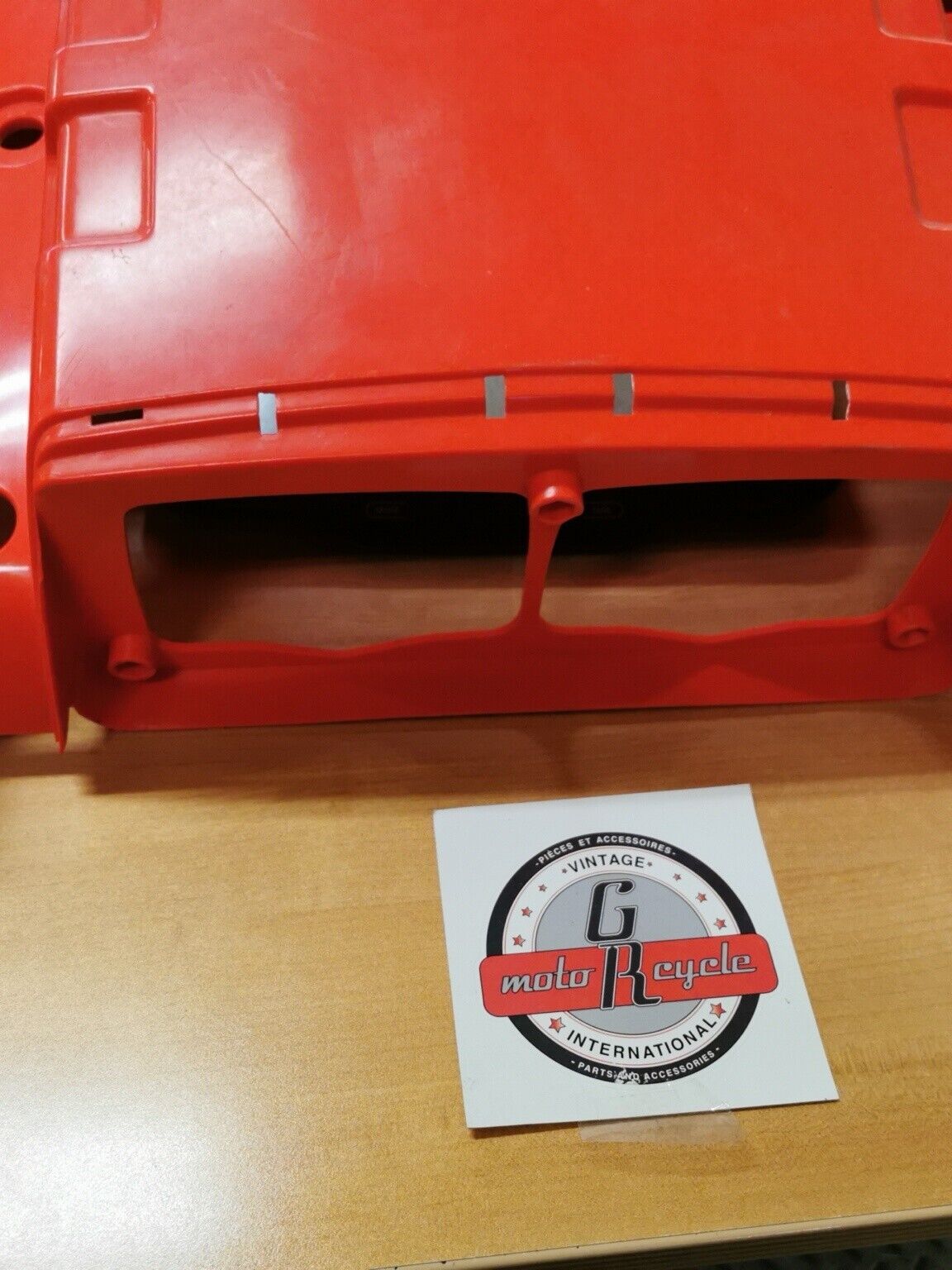 NOS Yamaha 1992 1993 YFM350 FENDER, FRONT UR CHAPPY RED 3HN-21511-80-00