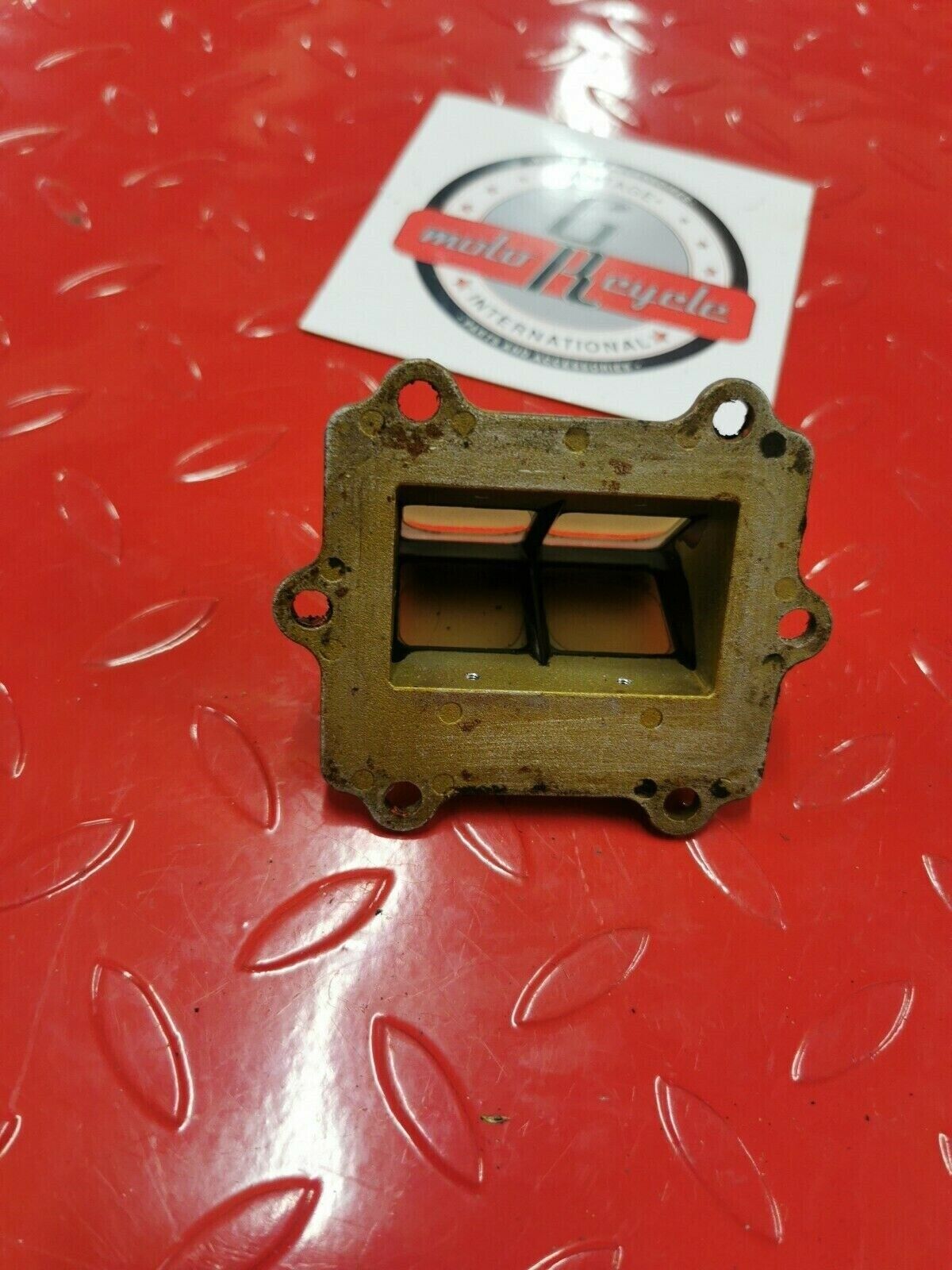 Suzuki RM250 1990 reed valve cage block 1989 1991 1992