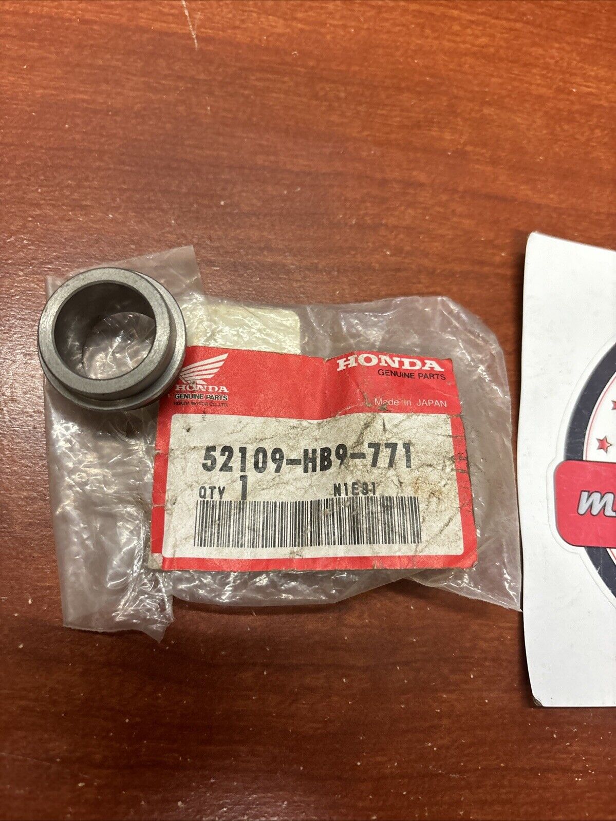 NOS Honda TRX250R PIVOT THRUST BUSH 52109-HB9-771 H145