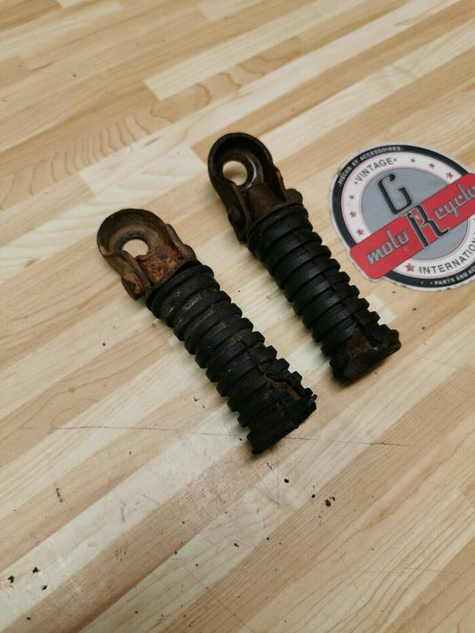 Yamaha DT200 1985 footpeg footrest foot peg rest step rear swingarm passenger