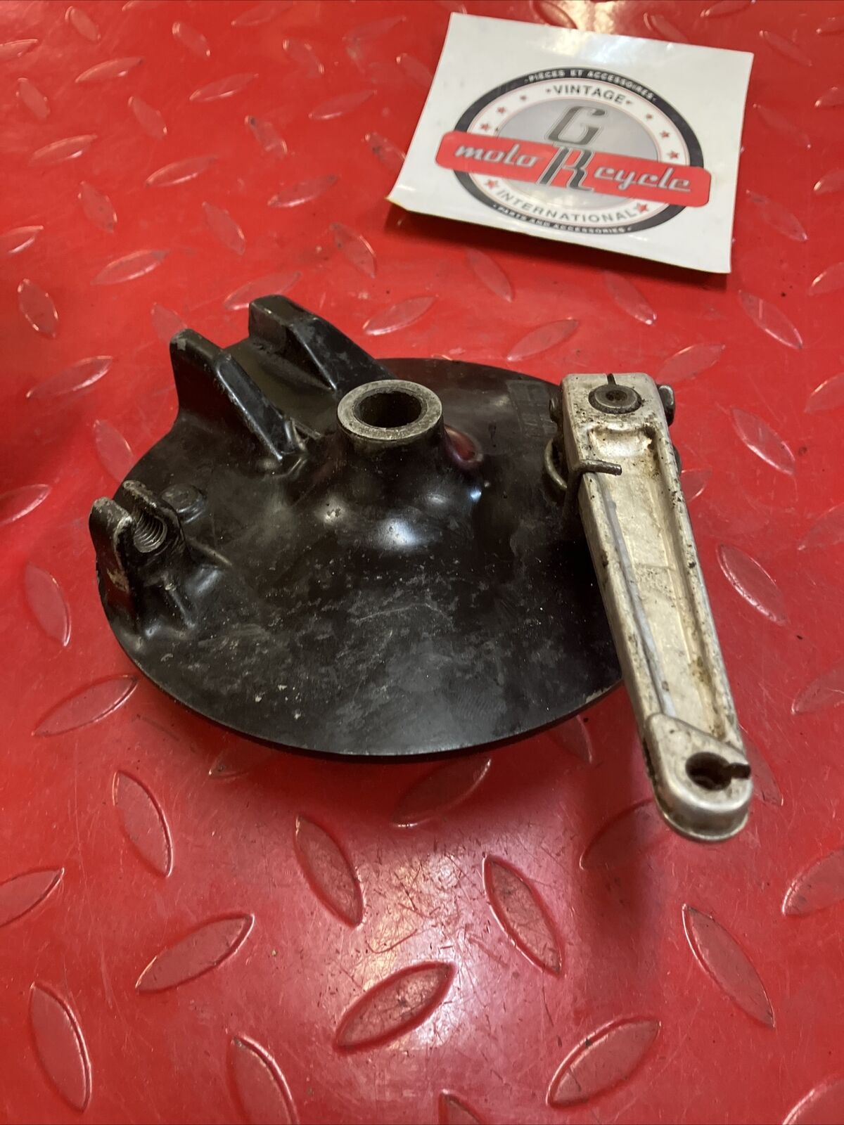 Suzuki RM125 1983 Front brake panel drum plate