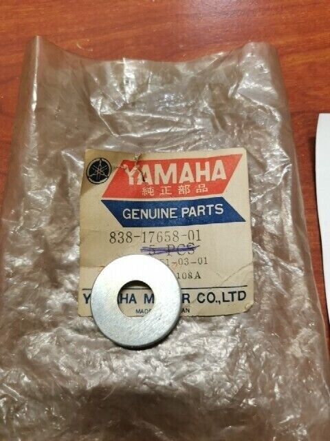 NOS Yamaha BT1100 RD350 XV125 WASHER 838-17658-01-00 SUB 90201-12191-00 Y111