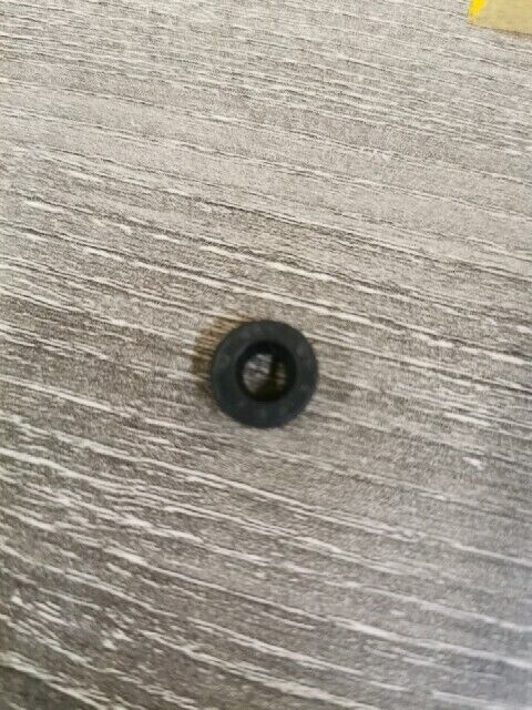 NEW NOS YAMAHA EC340E EC340J EC340M EC540D OIL SEAL 93104-06033-00 Y145