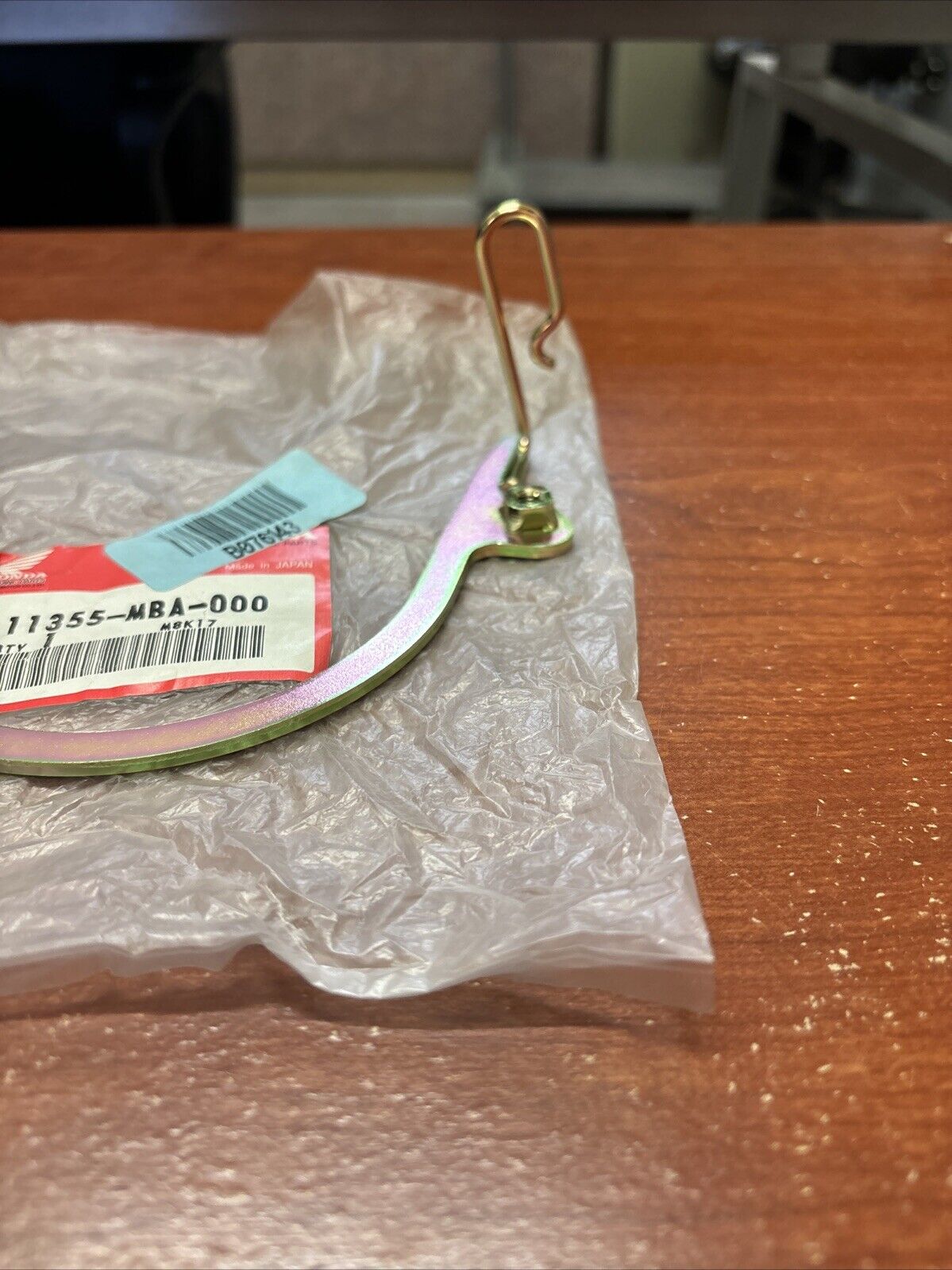 NOS Honda NV400DC NV750C VT750 DRIVE CHAIN GUIDE PLATE 11355-MBA-000 H168