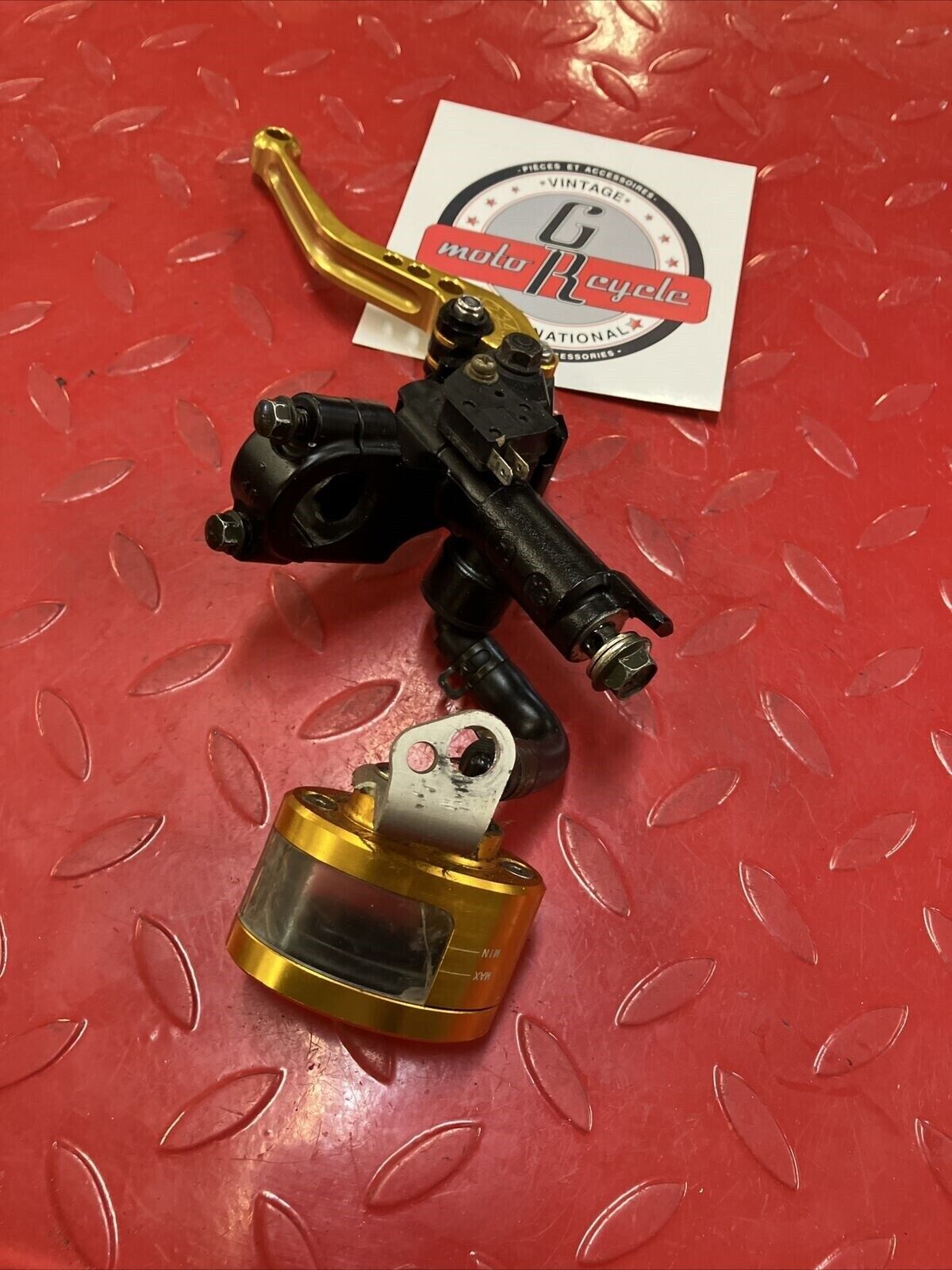 Suzuki GSXR1000 2003 right handle front brake master cylinder 2004 sv650