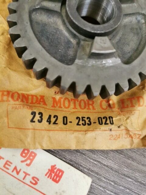 NOS HONDA C72 C77 CA77 CA72 1960 1961 GEAR 35T 23420-253-020 H88