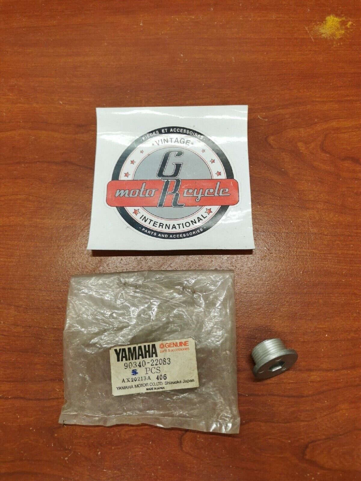 NOS Yamaha 1982 1983 XS400 STRAIGHT SCREW PLUG 90340-22083-00 Y71