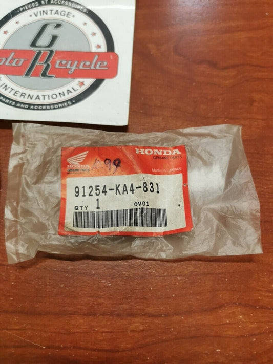 NEW NOS Honda CR250R XR650 XR600R XR400R CR500R FORK DUST SEAL 91254-KA4-831 H64