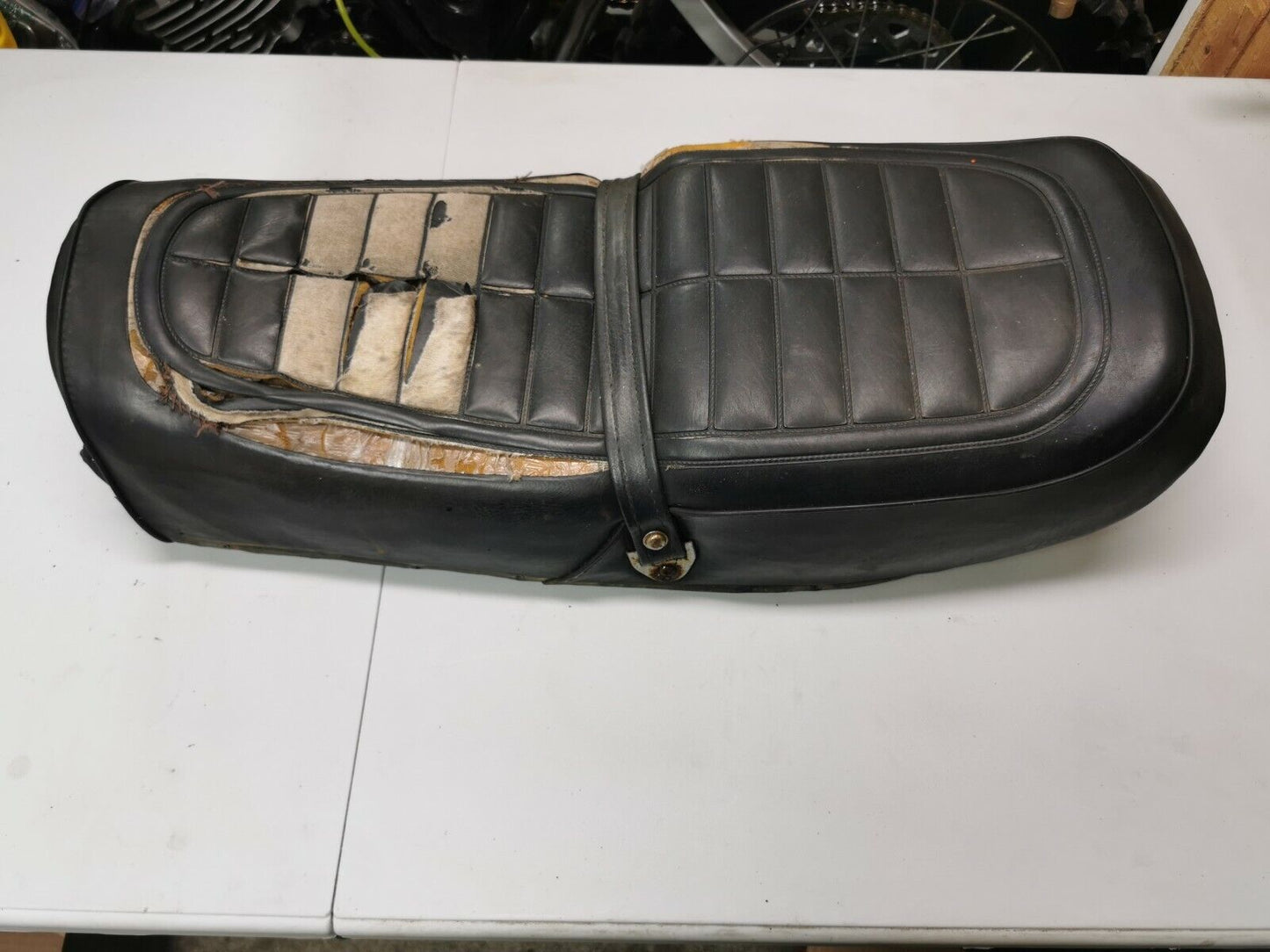Honda CB750F 1978 seat saddle 77100-410-770ZA