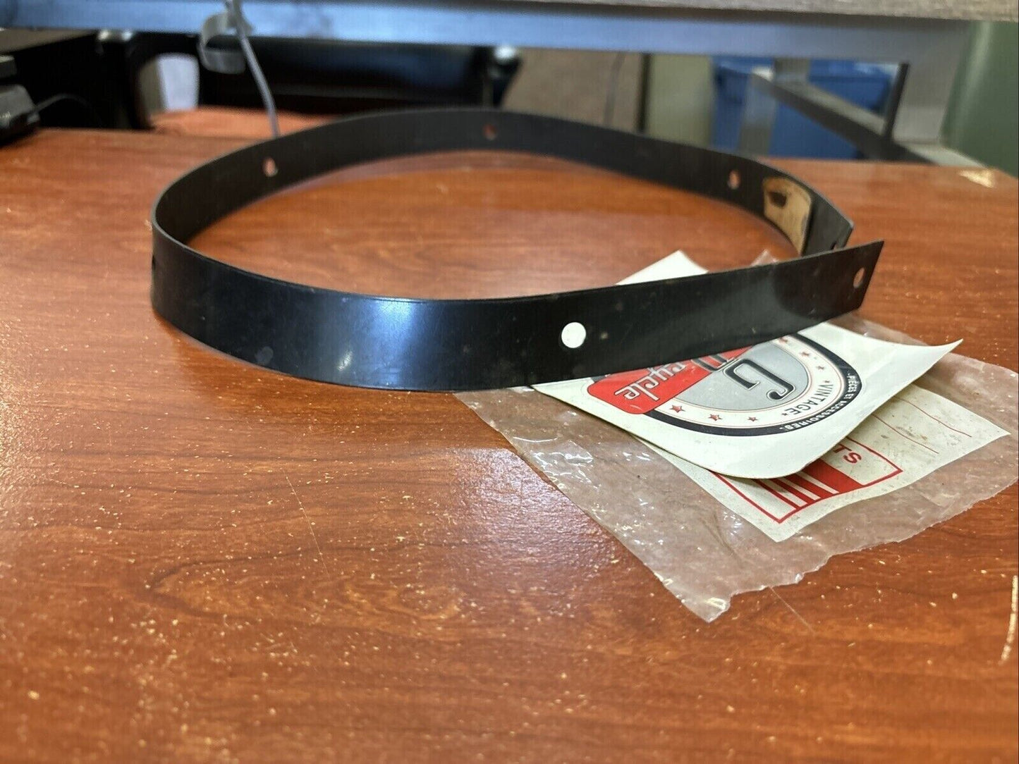 NOS Yamaha 1977 GP440A LOWER TRIM 8E4-77214-00-00 Y181