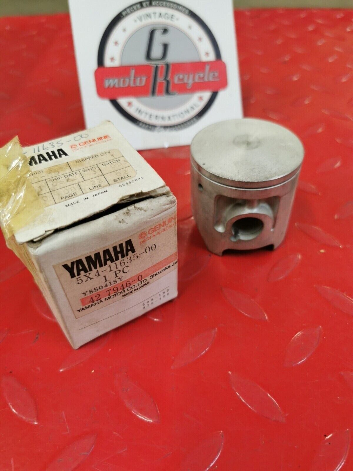 NOS YAMAHA YZ125 1982 PISTON 1 O/S 0.25 5X4-11635-00-00 Y50