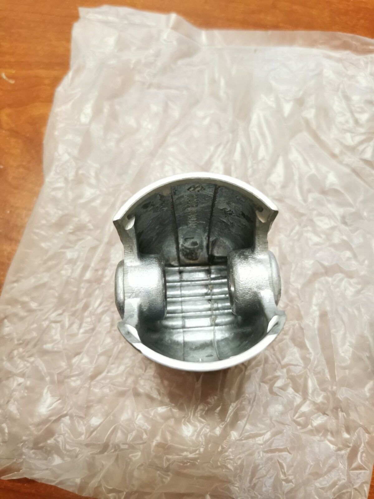 NOS SUZUKI 1975 - 80 RM125 PISTON OS 0.25 1211041310025 SUB. 12110-41311-025 S31