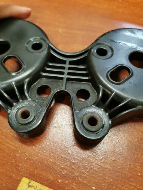 NOS Yamaha DT125 DT175 DT250 DT360 DT400 METER BRACKET 438-83519-02-98 Y115