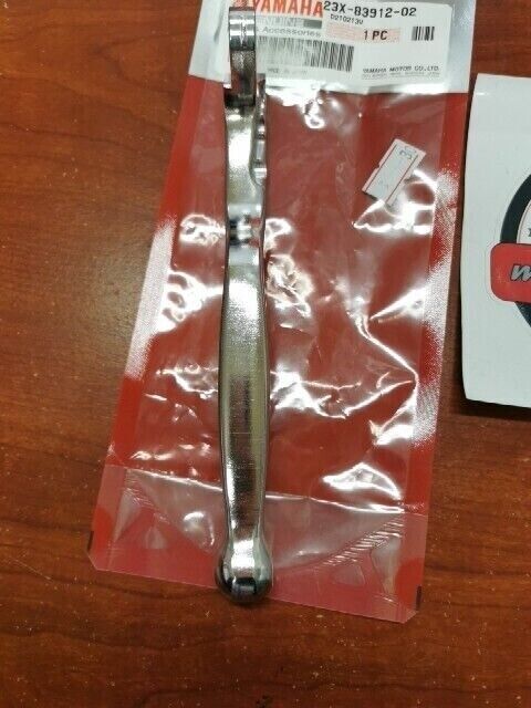 NEW NOS Yamaha YZ60 YZ100 YZ125 MX100 XT250 YFM80 LEVER 23X-83912-02-00 Y107