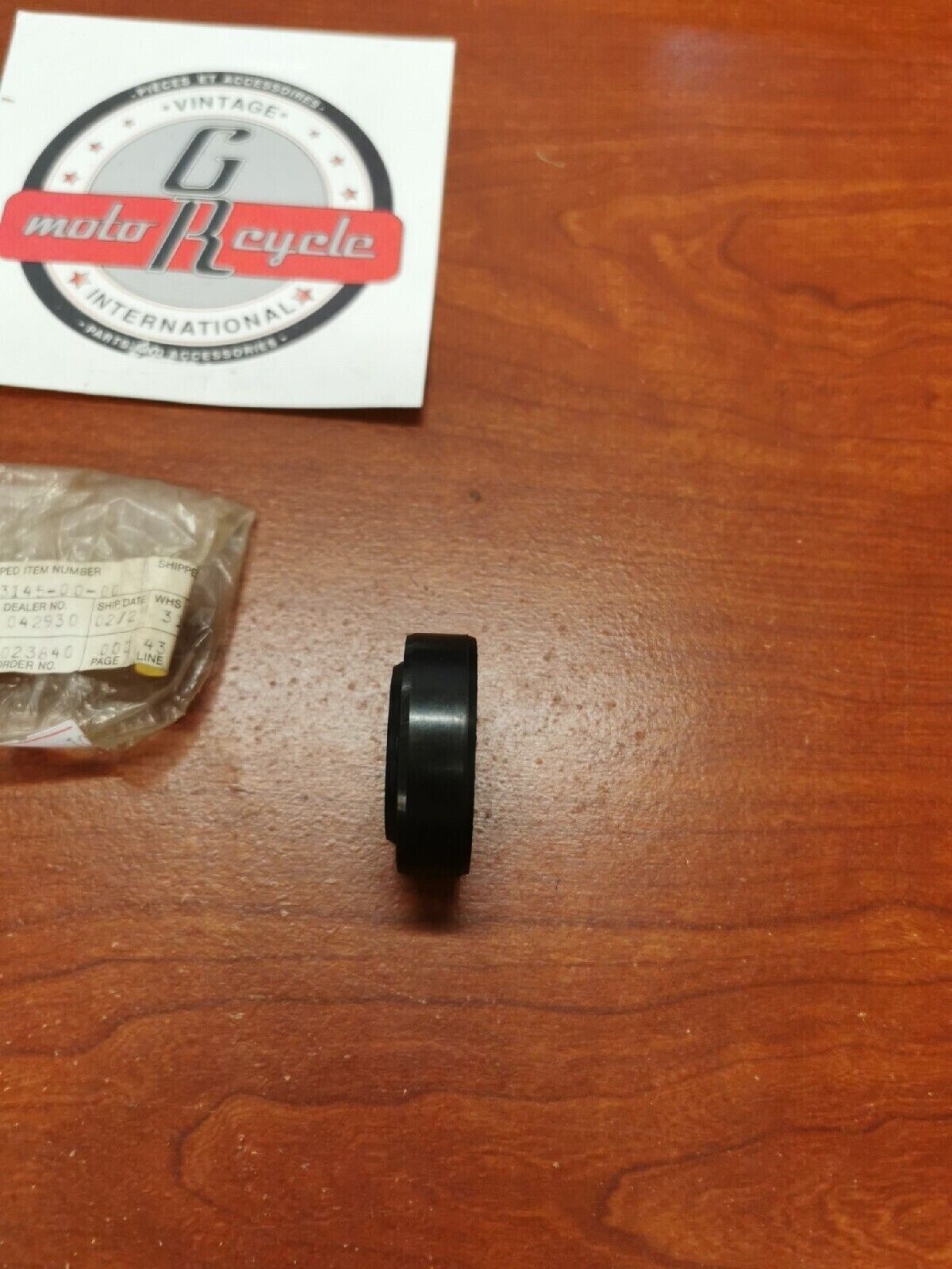 NOS Yamaha 1978 DT125E DT175E OIL SEAL 2A6-23145-00-00 Y68