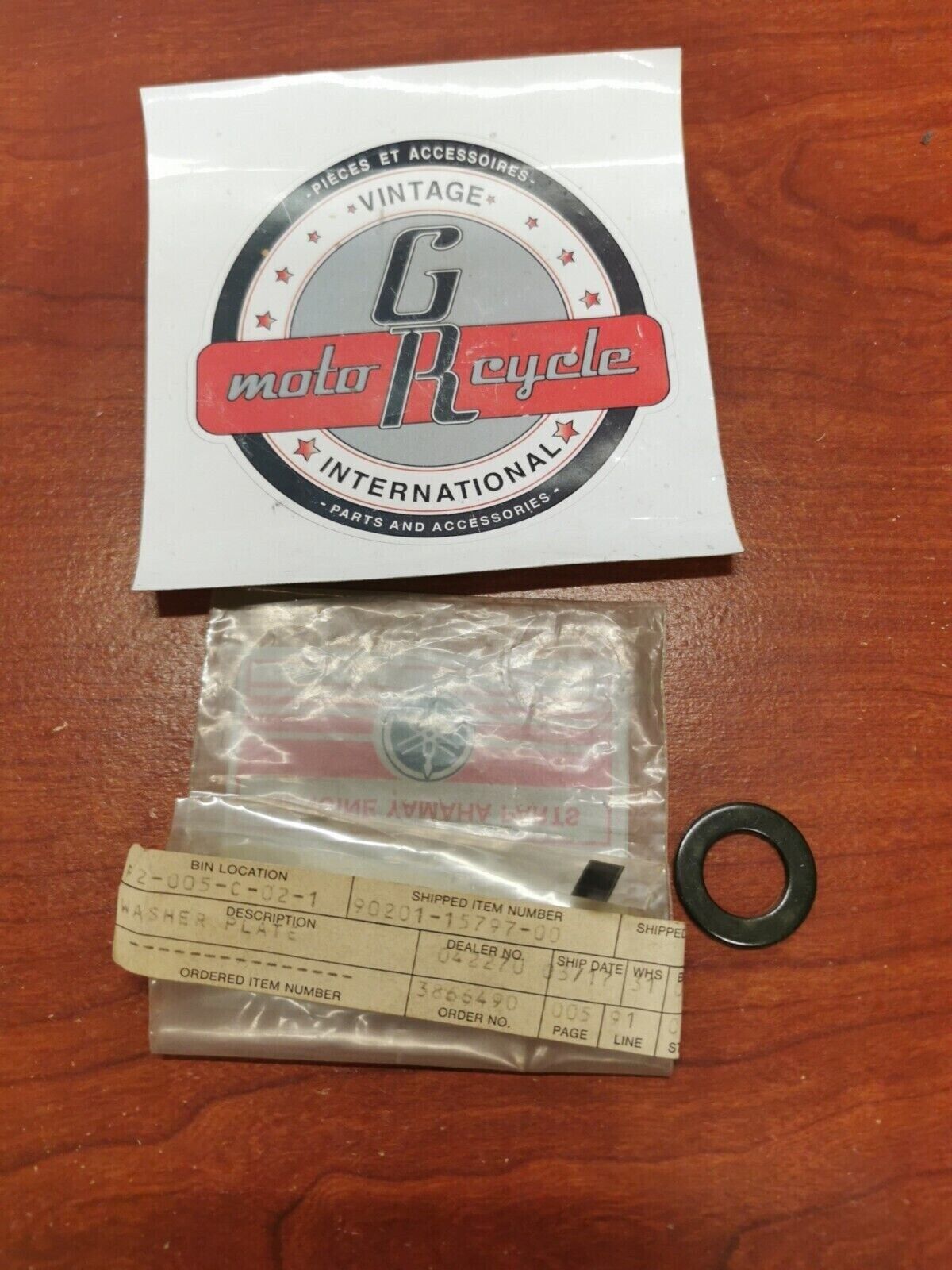 NOS YAMAHA DT1 RT1 YZ360 PLATE WASHER 90201-15797-00 Y72