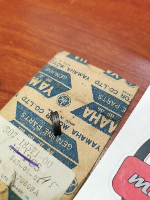 NOS Yamaha AS2 AT1 CS3 CS5 SHIFT CAM HOLDER 307-18571-00-00 Y136