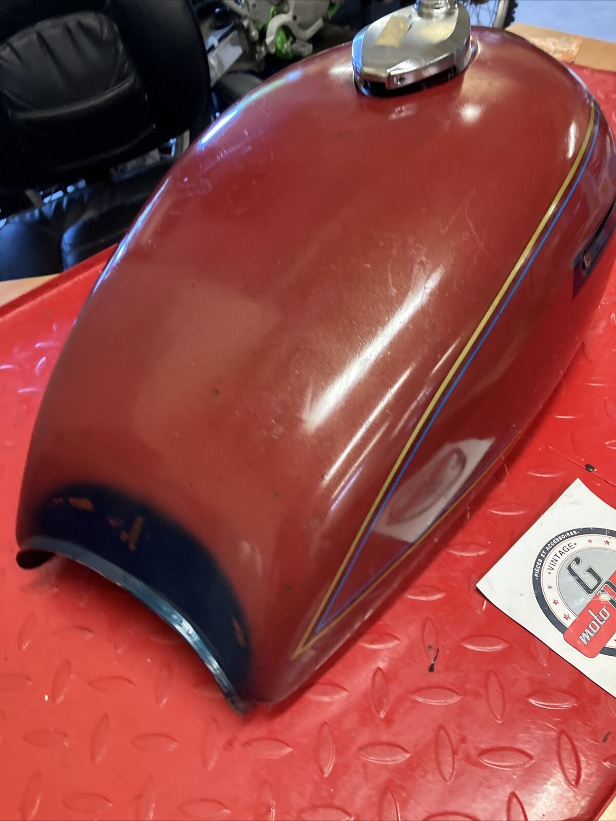 Kawasaki KZ750 1977 Fuel tank gas petrol reservoir 1976 1978 1979
